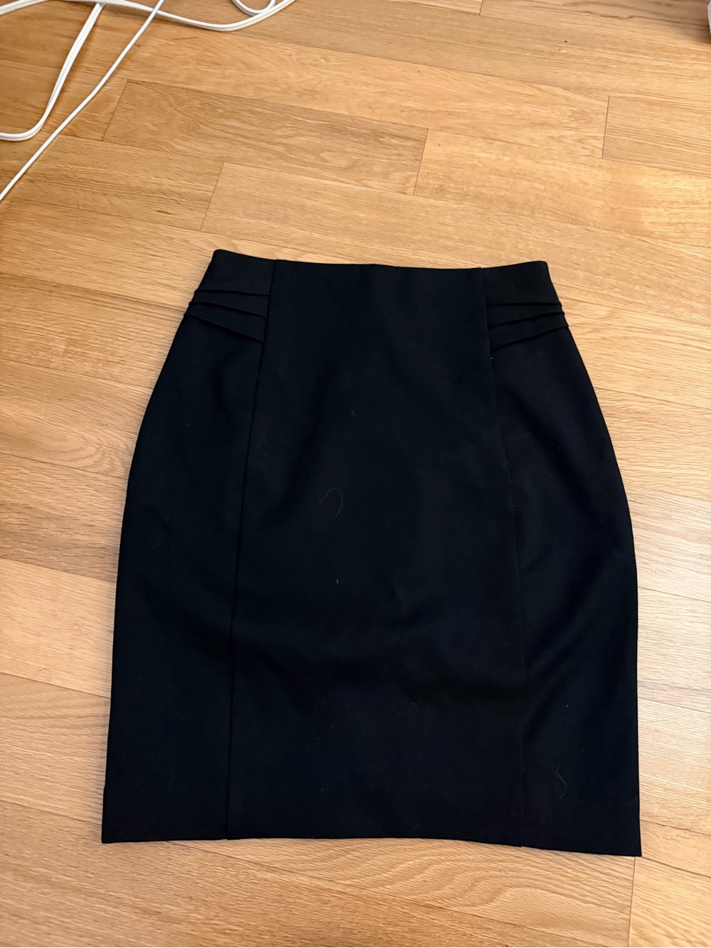 EXPRESS Women Classic Black Knee Length Pencil Skirt - size 0